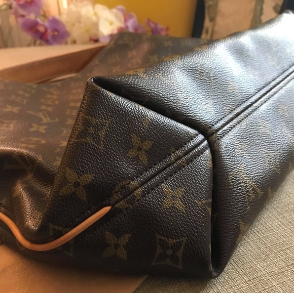 Authentic Louis Vuitton Sully MM - Picture 4 of 8